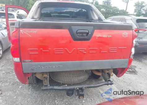 2003 Chevrolet Avalanche 1500 z USA, uszkodzony, nr VIN 3GNEK13T53G266360